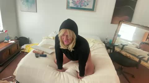 USA GURL online show from December 2024 07:43:01 PM