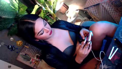 Snapshot of transbadassx chatting on December 2024 12:23:01 AM CLEOPATHRA online show from December 2024 12:23:01 AM