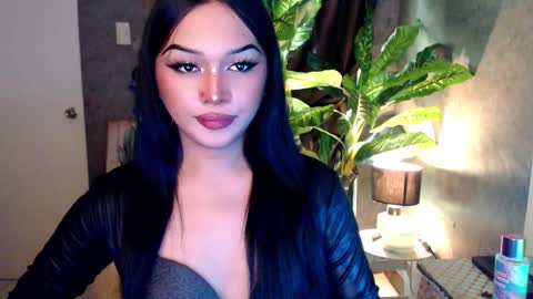 Snapshot of transbadassx chatting on December 2024 03:24:01 AM CLEOPATHRA online show from December 2024 03:24:01 AM
