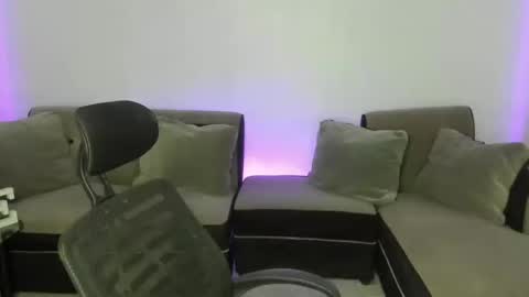 Snapshot of transmanilasue chatting on February 2025 06:20:01 PM Sue online show from February 2025 06:20:01 PM