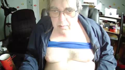 Snapshot of transmtfhello chatting on May 2026 06:57:01 PM Peter online show from May 2026 06:57:01 PM