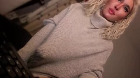 Snapshot of transnextdoor_ chatting on November 2025 03:36:02 PM ALMIGHTY GODDESS VALENTINA online show from November 2025 03:36:02 PM