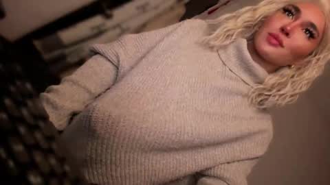 Snapshot of transnextdoor_ chatting on November 2025 12:42:02 AM ALMIGHTY GODDESS VALENTINA online show from November 2025 12:42:02 AM