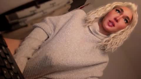 Snapshot of transnextdoor_ chatting on November 2025 07:57:01 PM ALMIGHTY GODDESS VALENTINA online show from November 2025 07:57:01 PM