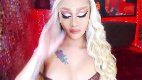 Snapshot of transplayfullolivia chatting on March 2025 03:05:02 PM KYLIE BELLA  TS online show from March 2025 03:05:02 PM