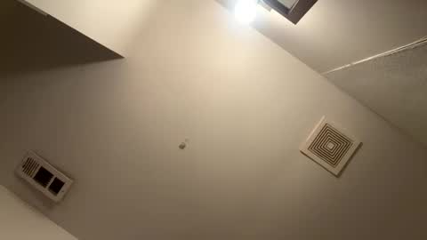 Snapshot of travelltreasures chatting on November 2025 03:53:02 AM travelltreasures online show from November 2025 03:53:02 AM