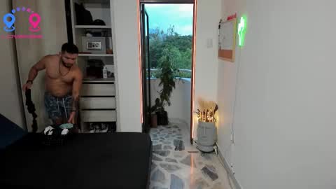 travis bakerr online show from September 2025 10:44:01 PM