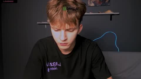 Snapshot of travis_wolf_ chatting on September 2025 07:13:01 PM Travis online show from September 2025 07:13:01 PM