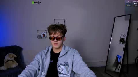 Snapshot of travis_wolf_ chatting on September 2025 07:25:01 PM Travis online show from September 2025 07:25:01 PM