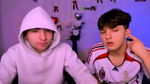 Snapshot of travis_wolf_ chatting on March 2026 09:05:02 AM Travis online show from March 2026 09:05:02 AM