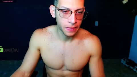 TRAVIS. online show from February 2025 05:48:01 PM