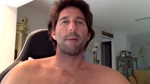 TravisKenn online show from November 2025 07:46:02 PM