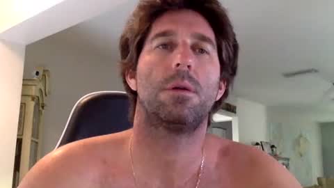 TravisKenn online show from November 2025 07:47:01 PM