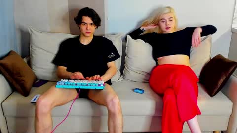 Snapshot of travisrivas chatting on April 2026 10:40:01 PM travisrivas online show from April 2026 10:40:01 PM