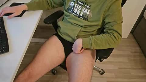 Snapshot of tree1989 chatting on February 2025 11:05:01 PM tree1989 online show from February 2025 11:05:01 PM