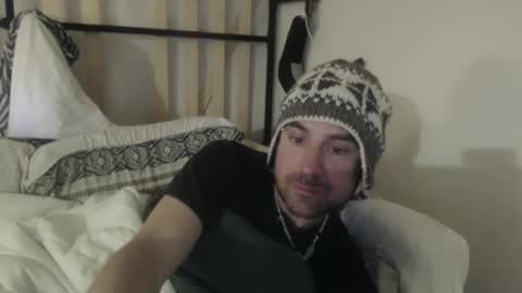 Snapshot of treehuggerhemp chatting on November 2025 03:39:01 AM TreeHugger queer online show from November 2025 03:39:01 AM