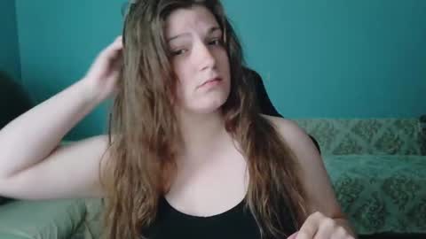 TreeJeanne online show from June 2026 06:34:01 PM
