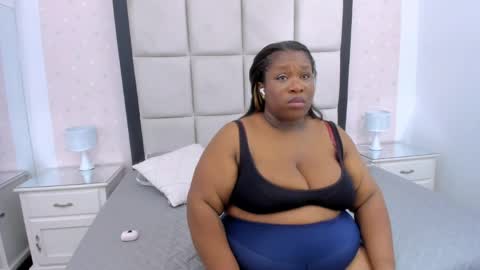 Snapshot of treisyvixen chatting on May 2026 03:14:02 AM Treisy Vixen big ass online show from May 2026 03:14:02 AM