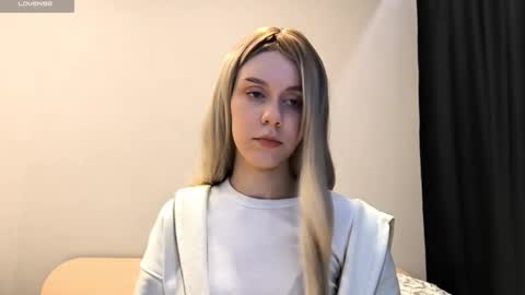 Snapshot of tressamarshbanks chatting on November 2025 06:43:01 PM Alice online show from November 2025 06:43:01 PM