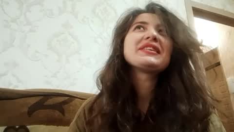 Snapshot of tressielestronge chatting on April 2026 11:12:01 AM Bella online show from April 2026 11:12:01 AM