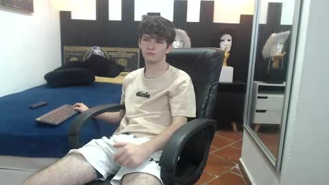 Snapshot of trevor_mob chatting on June 2026 03:06:01 PM trevor_mob online show from June 2026 03:06:01 PM