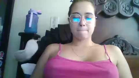 triana_bell online show from October 2025 05:02:02 PM