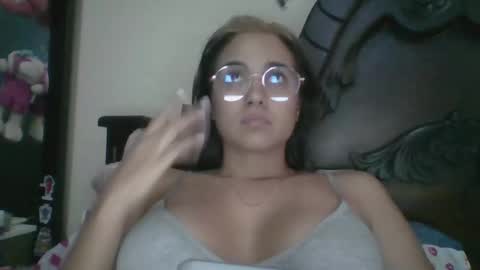 triana_bell online show from November 2025 10:15:02 PM