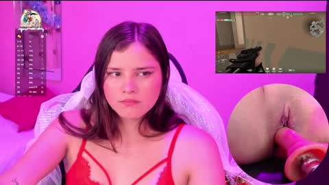 Snapshot of trianna__ chatting on December 2024 05:57:02 PM Trianna online show from December 2024 05:57:02 PM