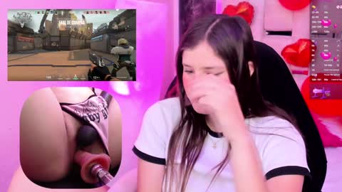 Snapshot of trianna__ chatting on February 2025 01:43:02 PM Trianna online show from February 2025 01:43:02 PM