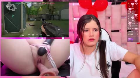 Snapshot of trianna__ chatting on February 2025 02:06:02 PM Trianna online show from February 2025 02:06:02 PM