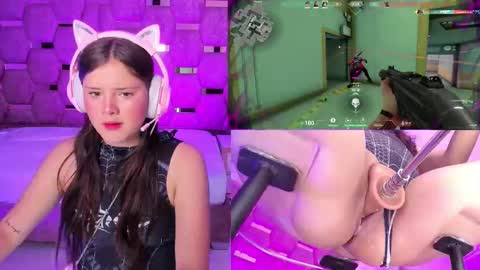 Snapshot of trianna__ chatting on November 2025 02:05:01 PM Trianna online show from November 2025 02:05:01 PM