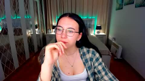 TriciaDaisy online show from May 2026 03:30:01 PM