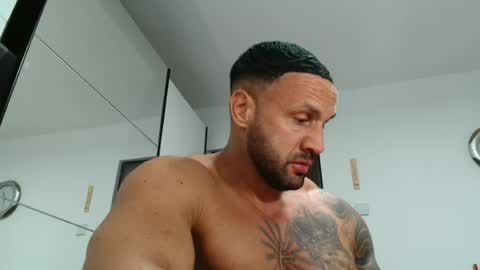 Snapshot of tridentmuscles chatting on April 2026 09:30:02 PM tridentmuscles online show from April 2026 09:30:02 PM