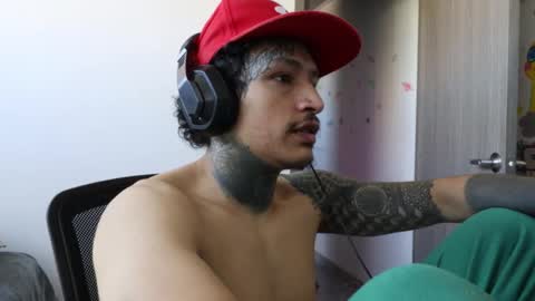 - trieone online show from September 2025 07:06:02 PM