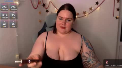 Snapshot of trinititi chatting on December 2025 10:29:02 PM Tina online show from December 2025 10:29:02 PM