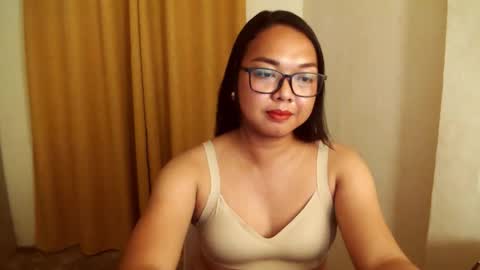 Snapshot of trishakera chatting on November 2025 02:18:02 PM trisha online show from November 2025 02:18:02 PM