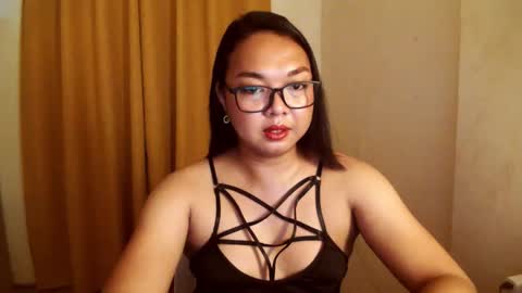 Snapshot of trishakera chatting on November 2025 10:52:02 AM trisha online show from November 2025 10:52:02 AM