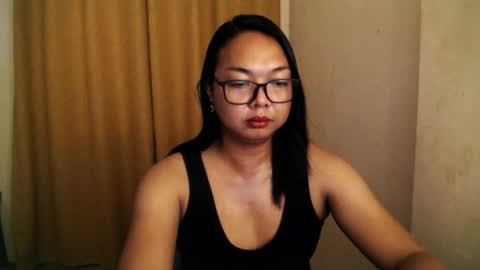 Snapshot of trishakera chatting on November 2025 01:42:01 AM trisha online show from November 2025 01:42:01 AM