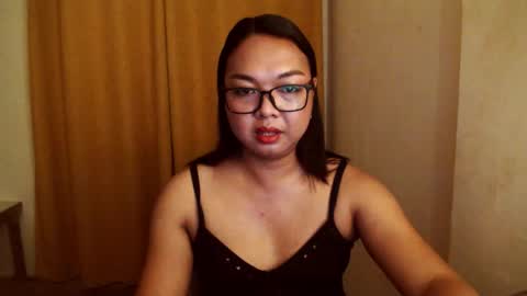 Snapshot of trishakera chatting on December 2025 02:09:02 AM trisha online show from December 2025 02:09:02 AM