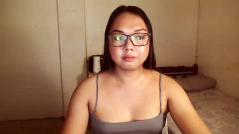 Snapshot of trishakera chatting on December 2025 01:21:02 AM trisha online show from December 2025 01:21:02 AM