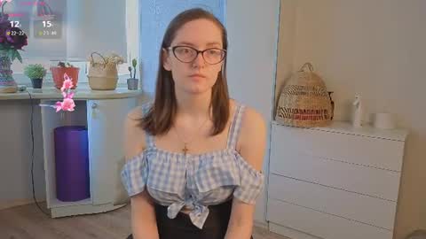 Snapshot of trishdelafontaine chatting on July 2026 04:04:02 AM Viola online show from July 2026 04:04:02 AM