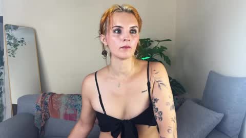 Snapshot of trista_arugula chatting on June 2026 03:30:02 AM Trista online show from June 2026 03:30:02 AM