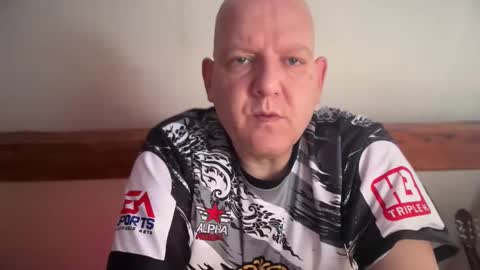 Snapshot of tritonspace chatting on April 2026 03:06:01 PM Triton online show from April 2026 03:06:01 PM