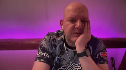 Snapshot of tritonspace chatting on April 2026 11:33:02 PM Triton online show from April 2026 11:33:02 PM