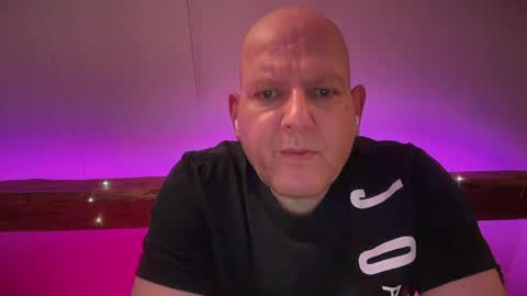 Snapshot of tritonspace chatting on April 2026 11:05:01 PM Triton online show from April 2026 11:05:01 PM