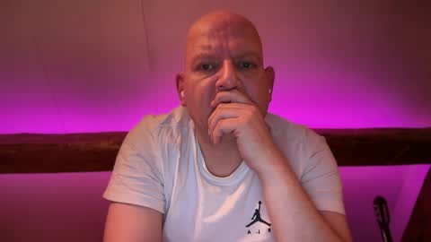 Snapshot of tritonspace chatting on April 2026 07:06:02 PM Triton online show from April 2026 07:06:02 PM