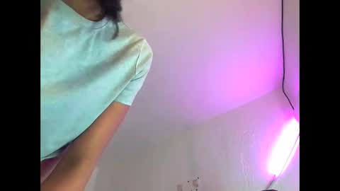 Snapshot of trix_ebony chatting on April 2026 03:20:01 AM trix_ebony online show from April 2026 03:20:01 AM