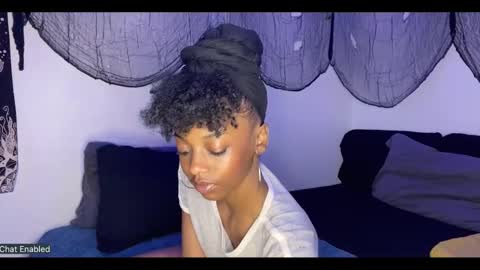 Snapshot of trixie_luv chatting on September 2025 12:40:02 PM trixie_luv online show from September 2025 12:40:02 PM