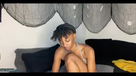 Snapshot of trixie_luv chatting on September 2025 03:04:01 PM trixie_luv online show from September 2025 03:04:01 PM