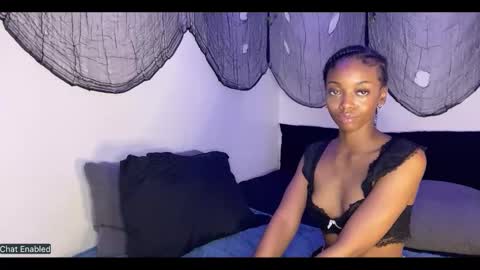 trixie_luv online show from November 2025 02:29:02 PM